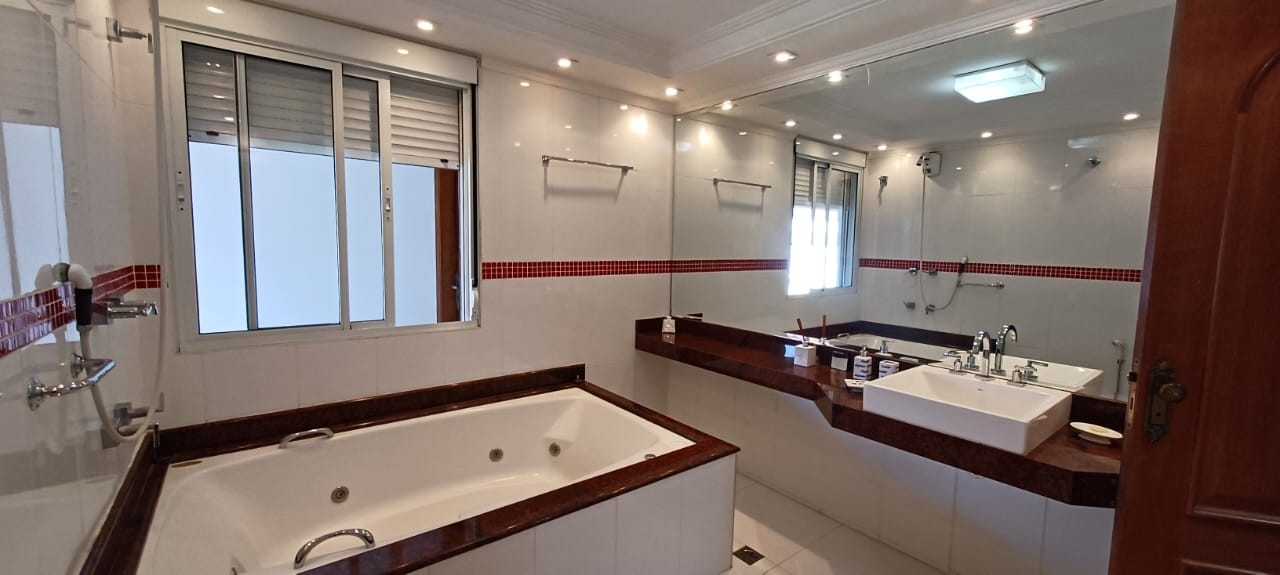 Casa a Venda ou locação (residencial ou comercial) no Jardim das Paineiras, 4 quartos, 6 banheiros, 2 suítes - Campinas SP - Foto 26
